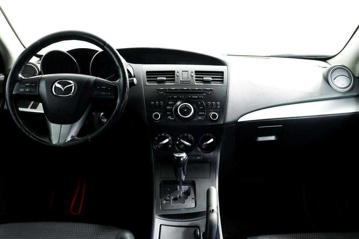 Mazda 3 с пробегом — 2013 год. Фото: #9