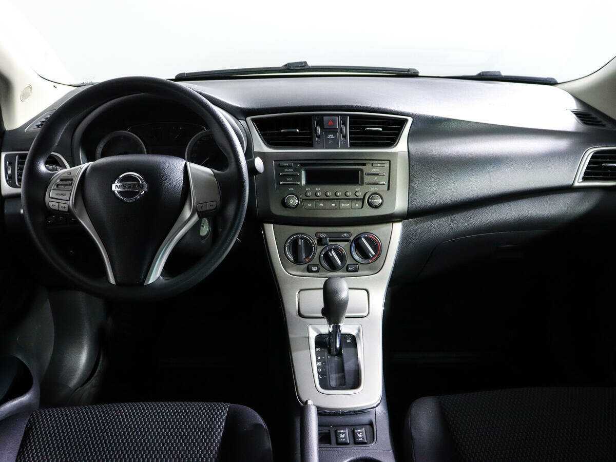 Nissan Sentra с пробегом — 2015 год. Фото: #11
