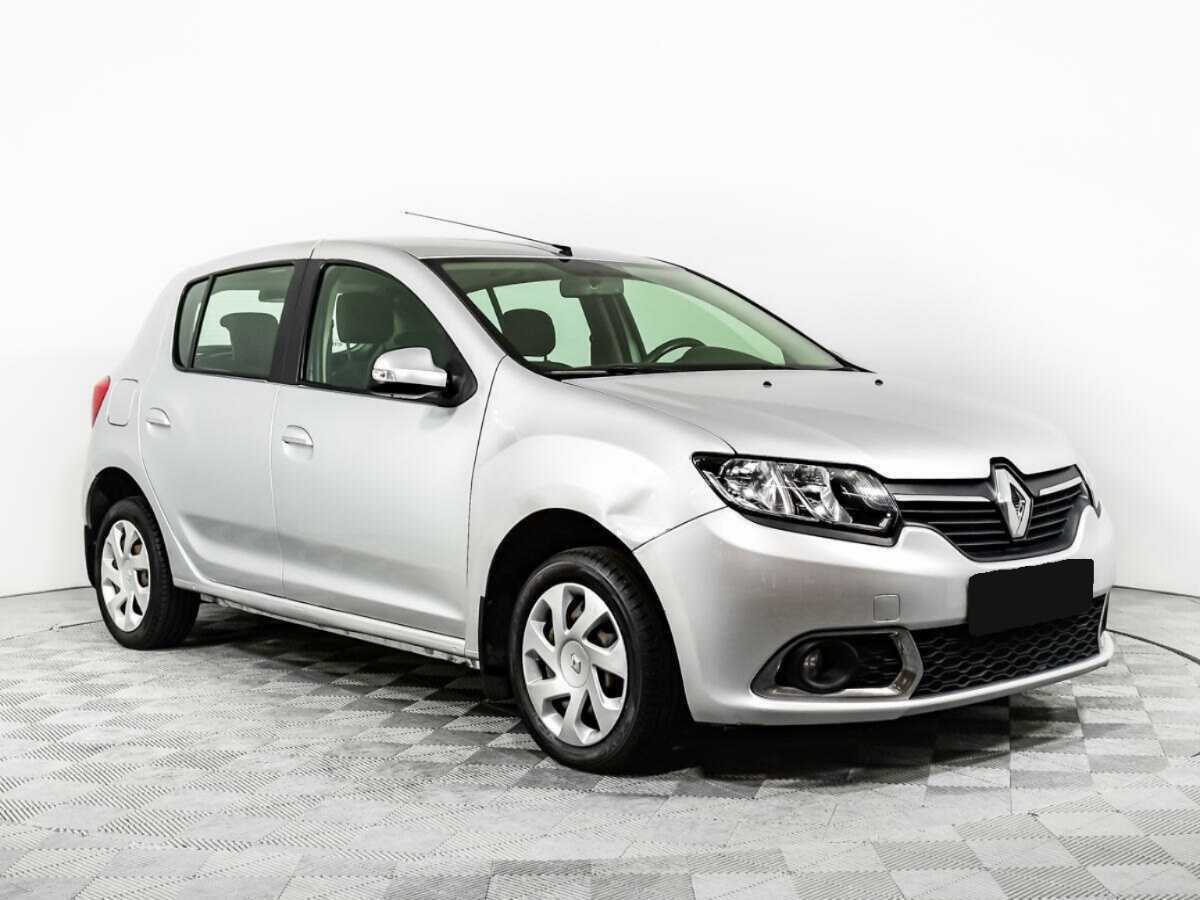 Renault Sandero с пробегом — 2015 год. Фото: #2