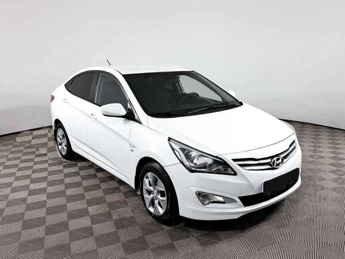 Hyundai Solaris с пробегом — 2015 год. Фото: #2