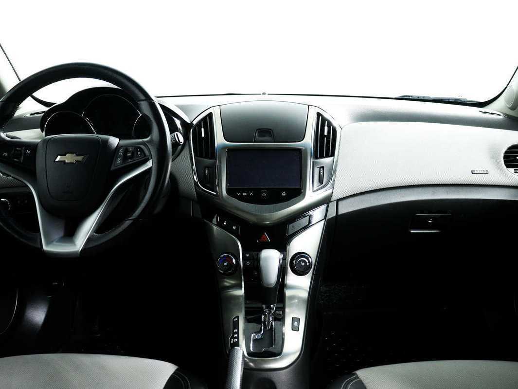 Chevrolet Cruze с пробегом — 2014 год. Фото: #10