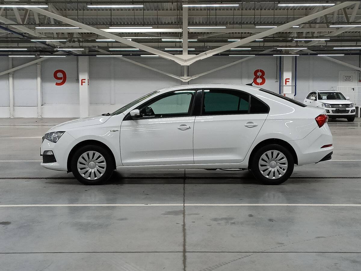 Skoda Rapid с пробегом — 2021 год. Фото: #7