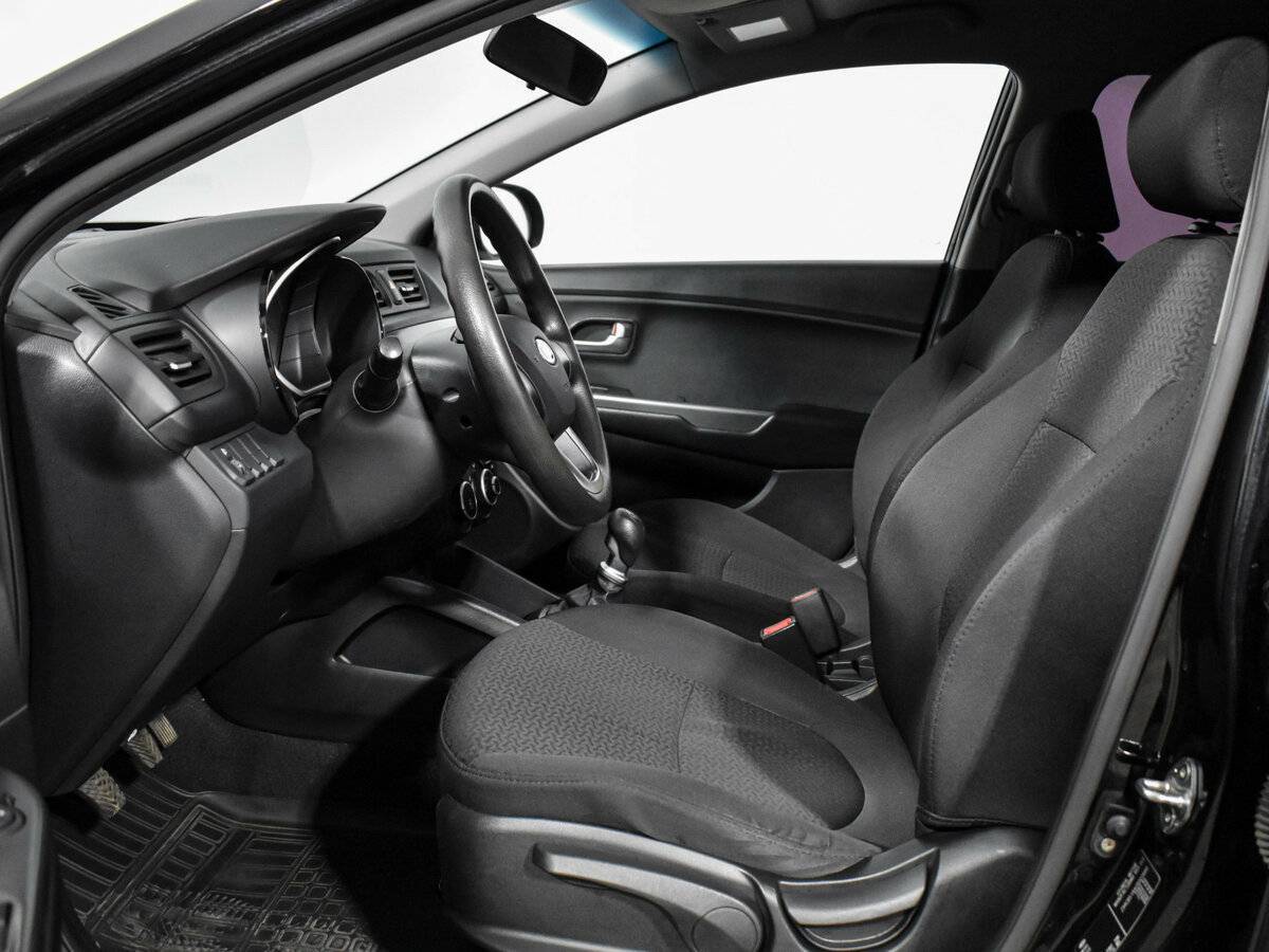 Kia Rio с пробегом — 2012 год. Фото: #9