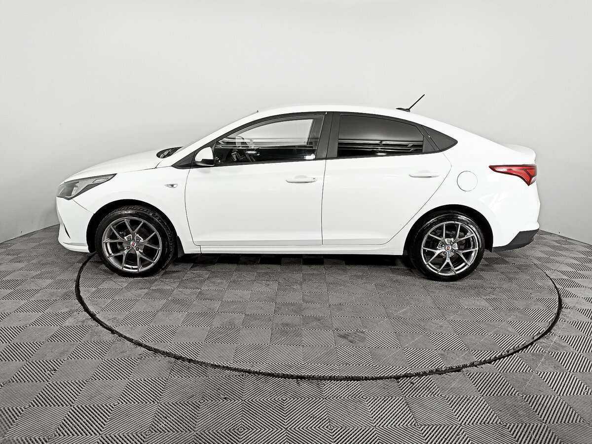 Hyundai Solaris с пробегом — 2020 год. Фото: #7