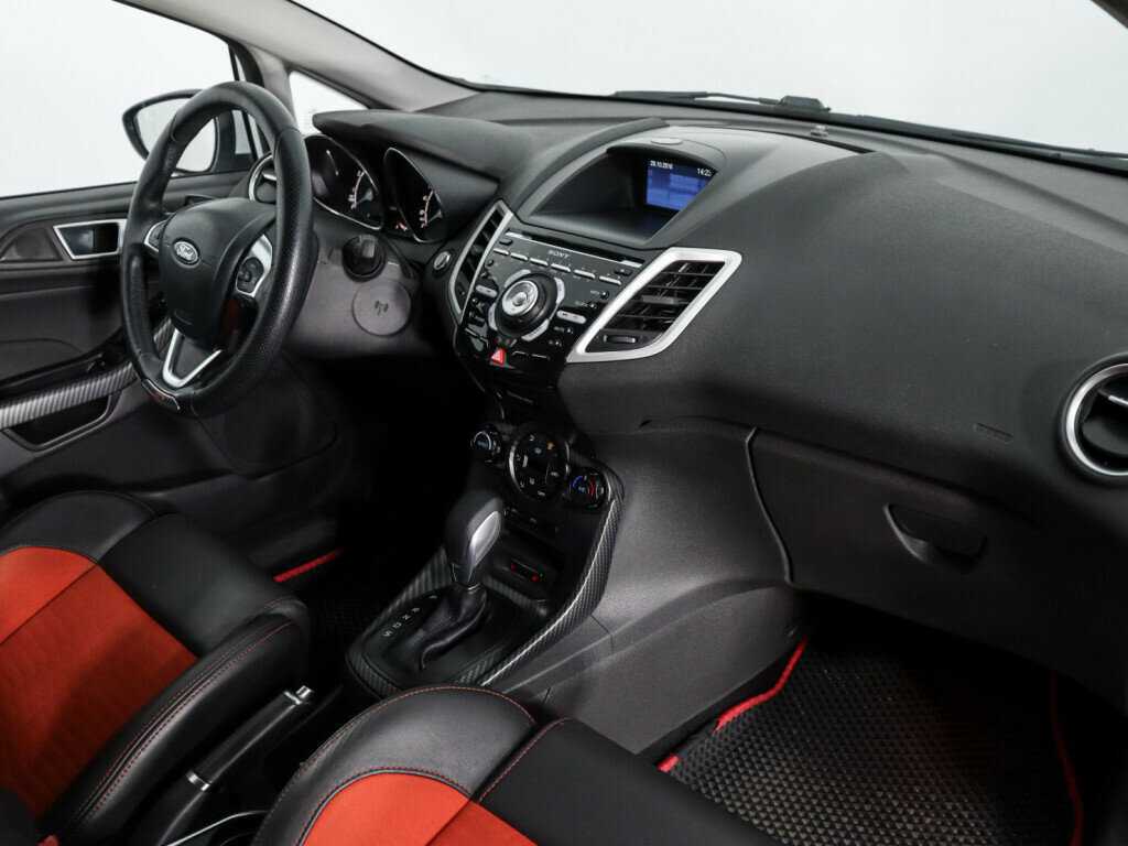 Ford Fiesta с пробегом — 2016 год. Фото: #11