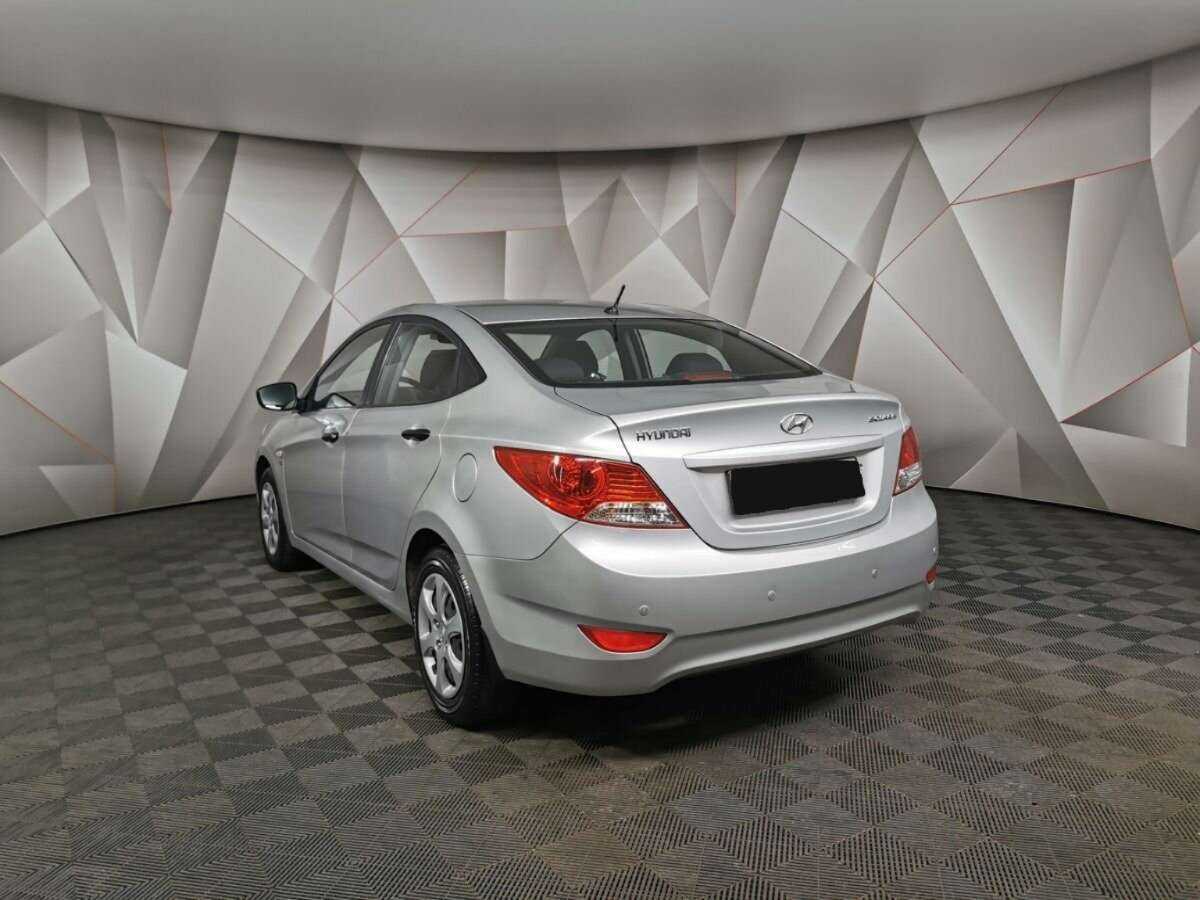 Hyundai Solaris с пробегом — 2014 год. Фото: #3