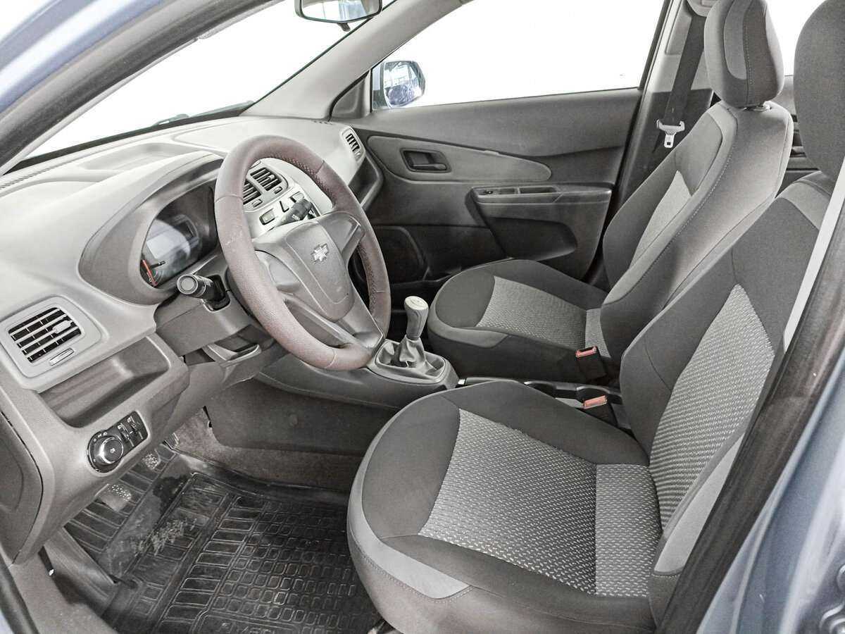 Chevrolet Cobalt с пробегом — 2013 год. Фото: #13