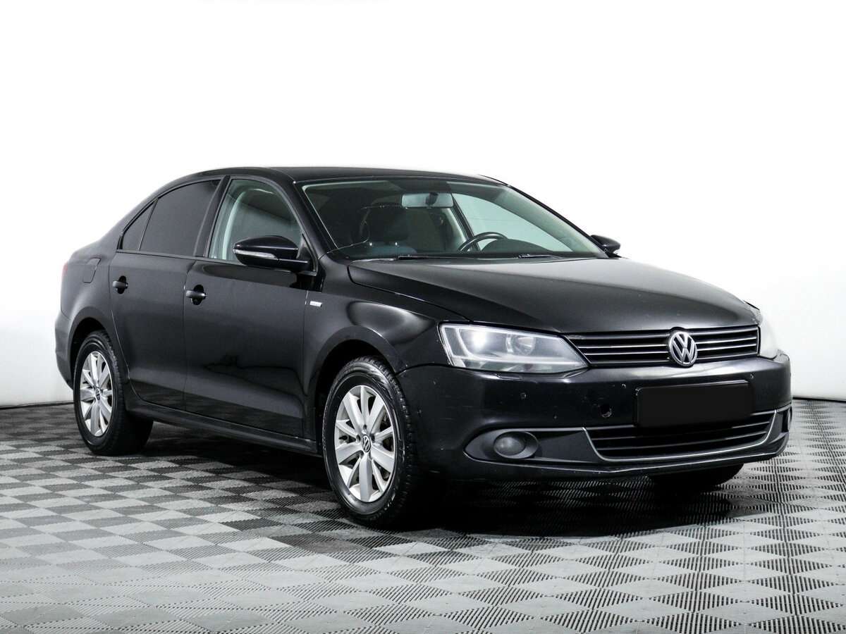 Volkswagen Jetta с пробегом — 2013 год. Фото: #2