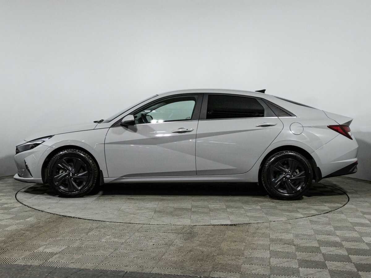 Hyundai Elantra с пробегом — 2021 год. Фото: #7
