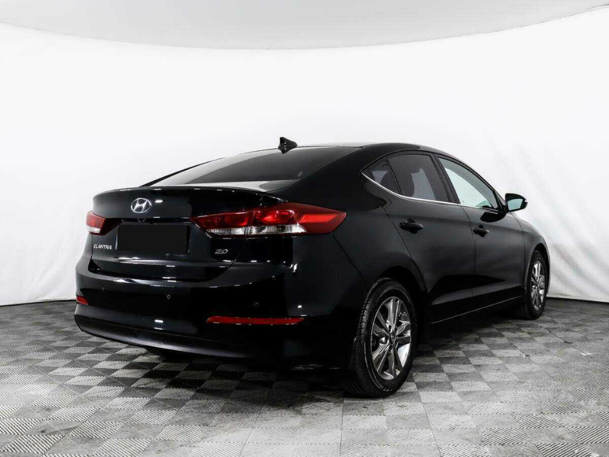 Hyundai Elantra с пробегом — 2017 год. Фото: #4