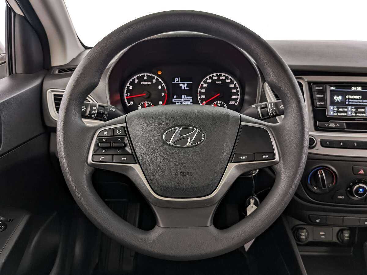Hyundai Solaris с пробегом — 2022 год. Фото: #17