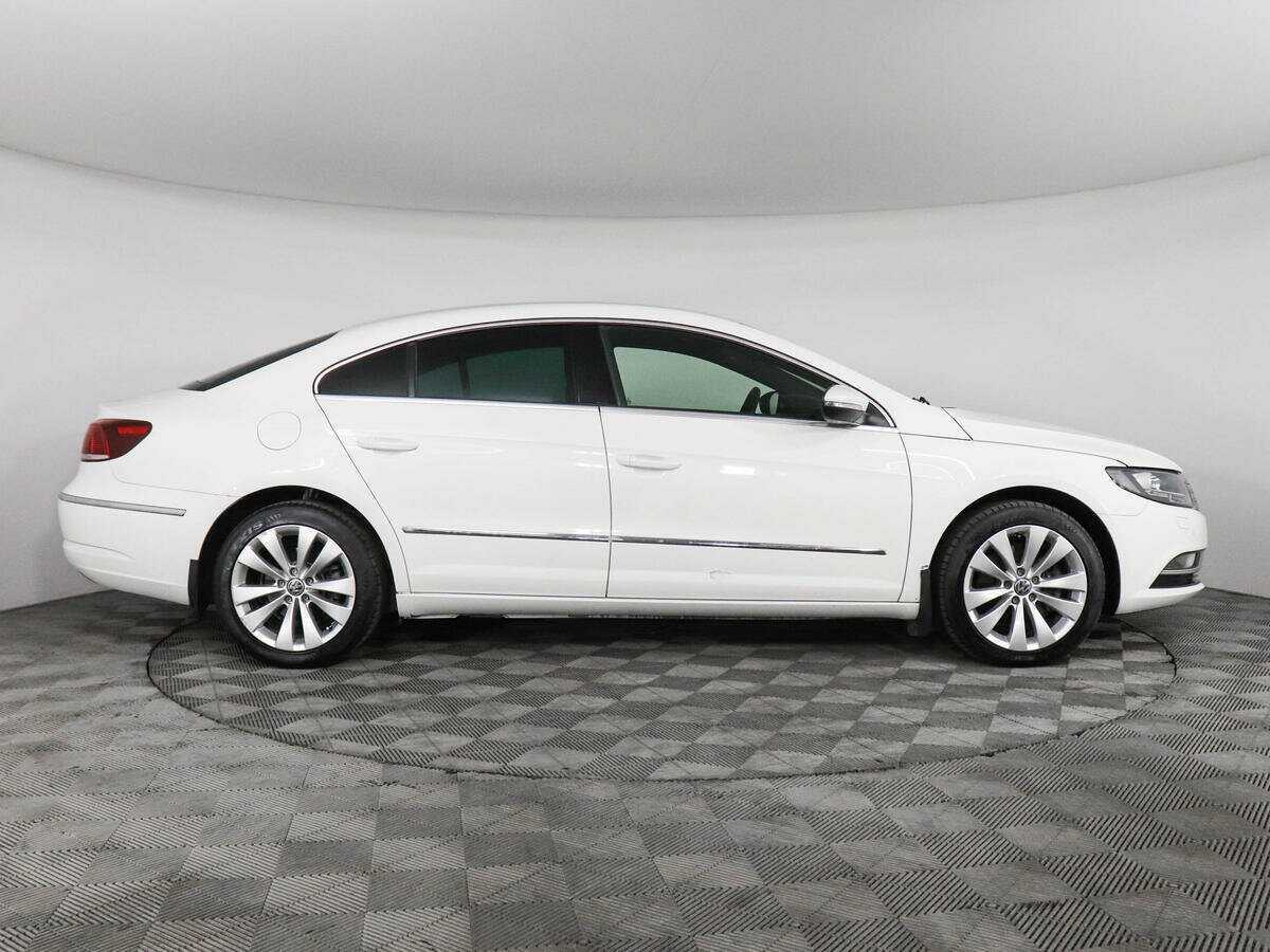 Volkswagen Passat CC с пробегом — 2013 год. Фото: #3