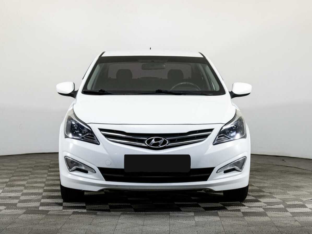 Hyundai Solaris с пробегом — 2015 год. Фото: #1