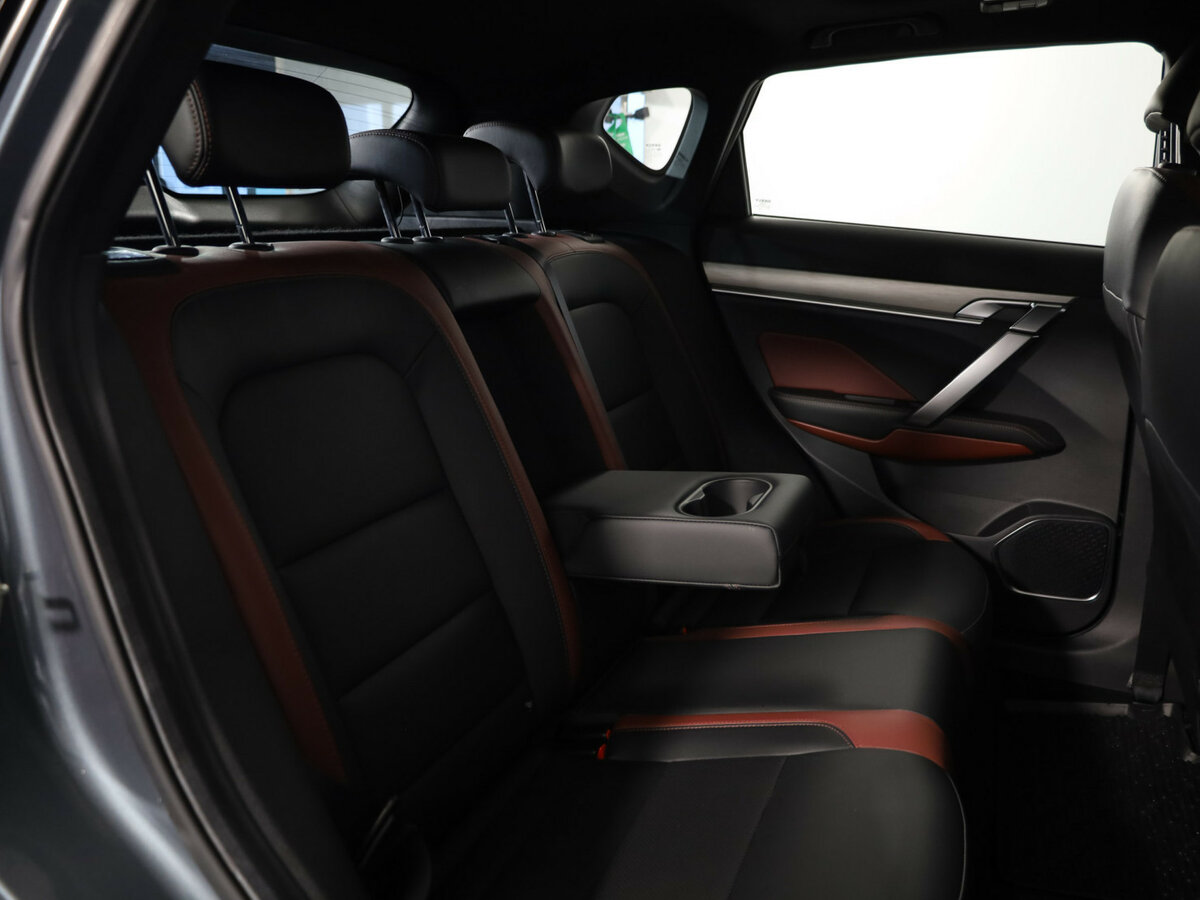 Geely Coolray с пробегом — 2022 год. Фото: #13