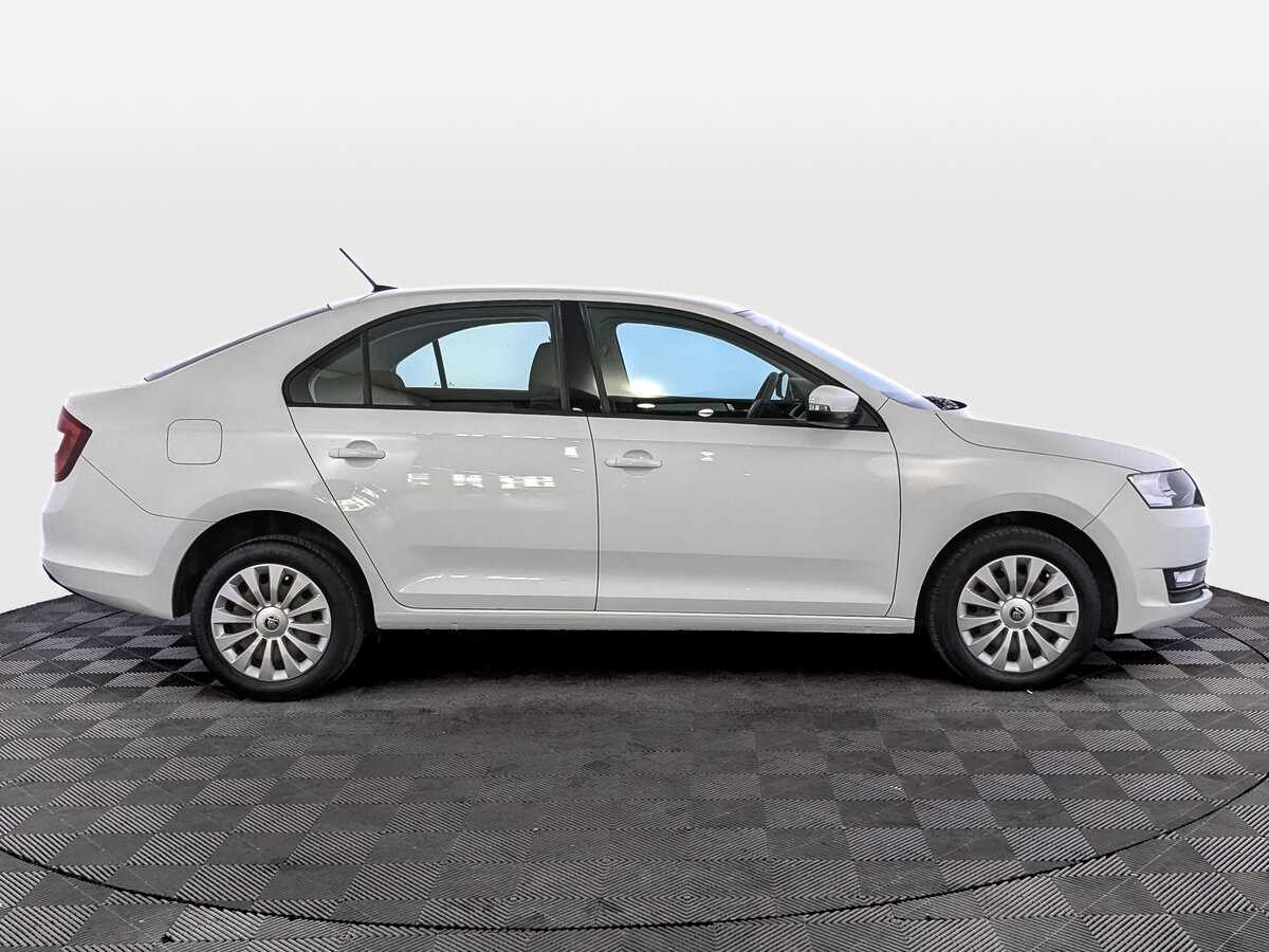 Skoda Rapid с пробегом — 2019 год. Фото: #3
