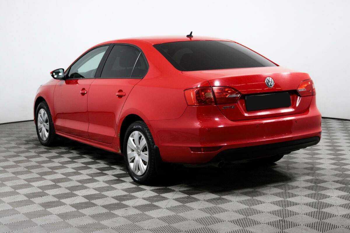 Volkswagen Jetta с пробегом — 2014 год. Фото: #6