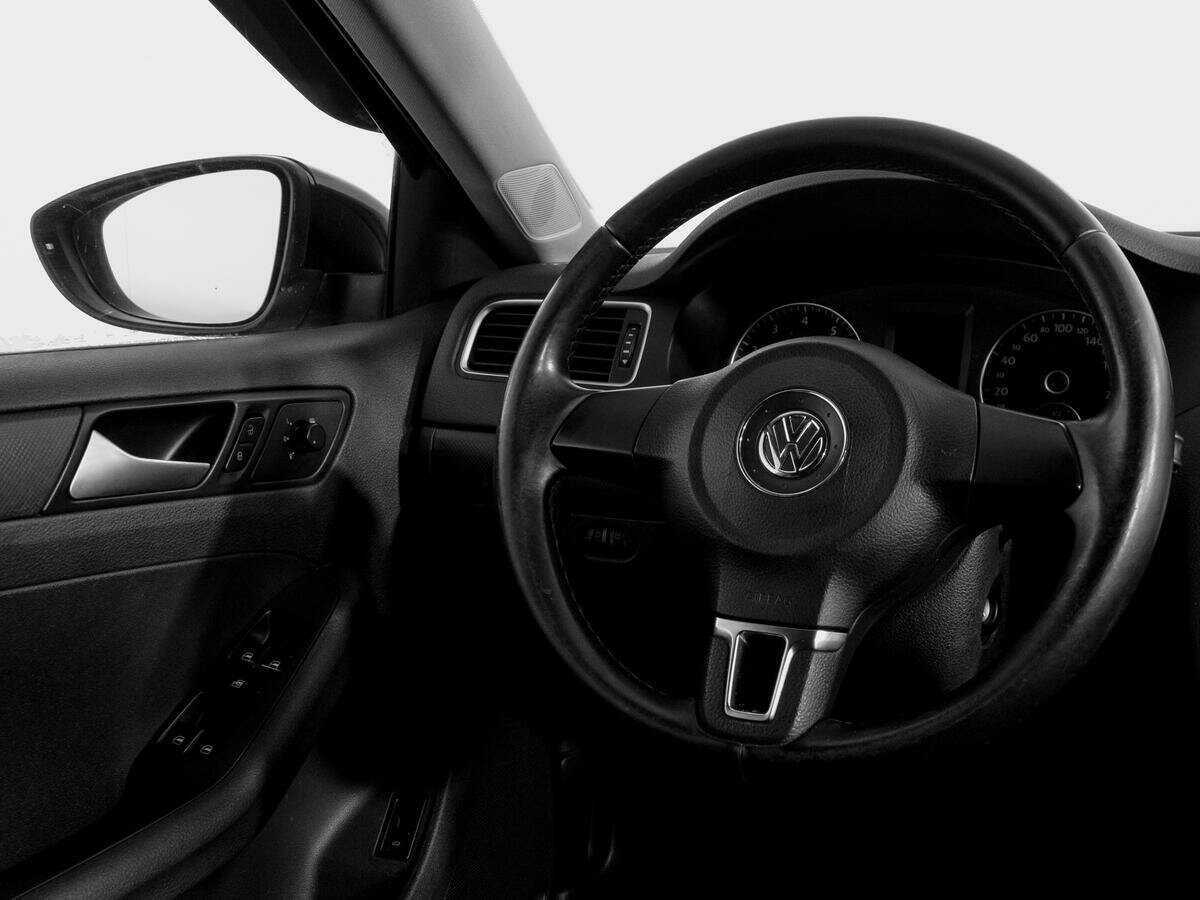 Volkswagen Jetta с пробегом — 2014 год. Фото: #13