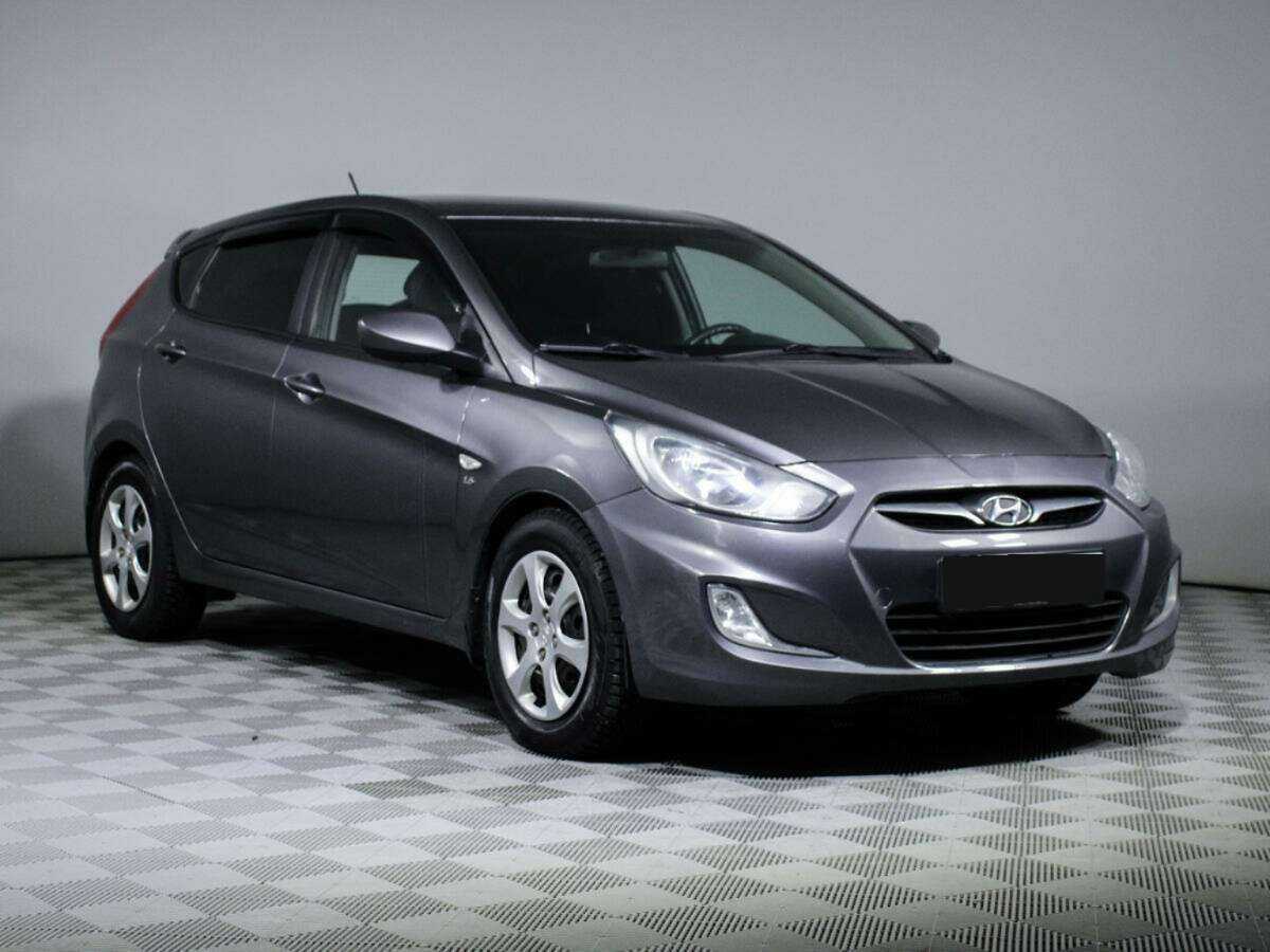 Hyundai Solaris с пробегом — 2012 год. Фото: #2