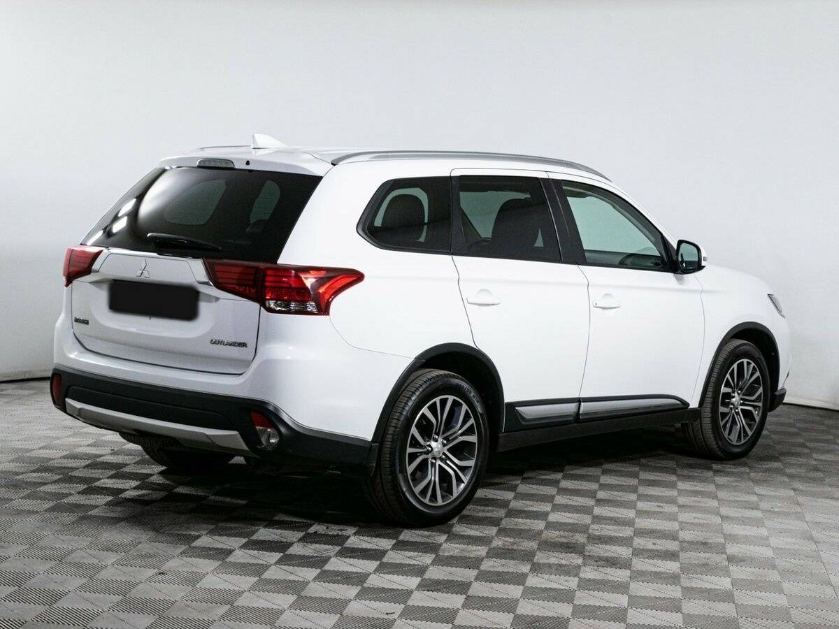 Mitsubishi Outlander с пробегом — 2018 год. Фото: #4