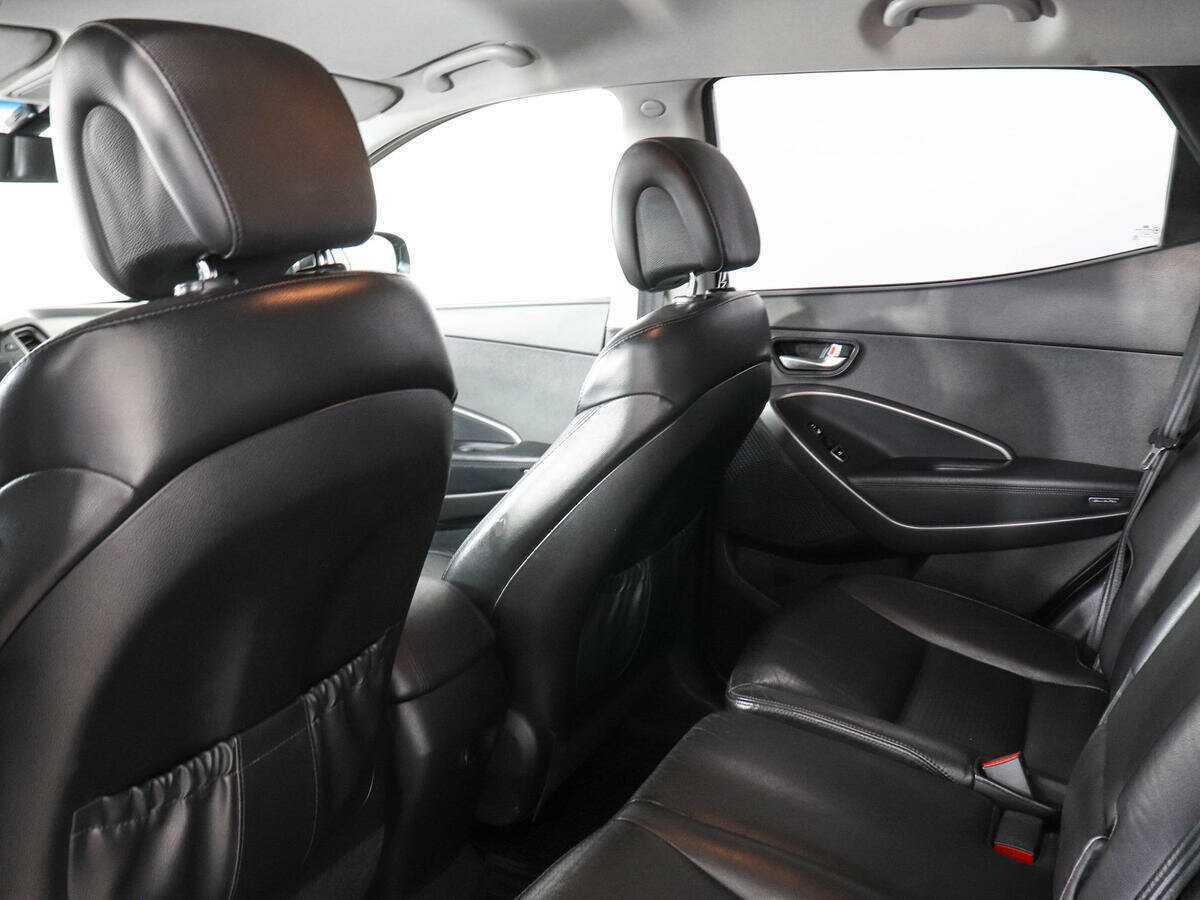 Hyundai Santa Fe с пробегом — 2013 год. Фото: #11