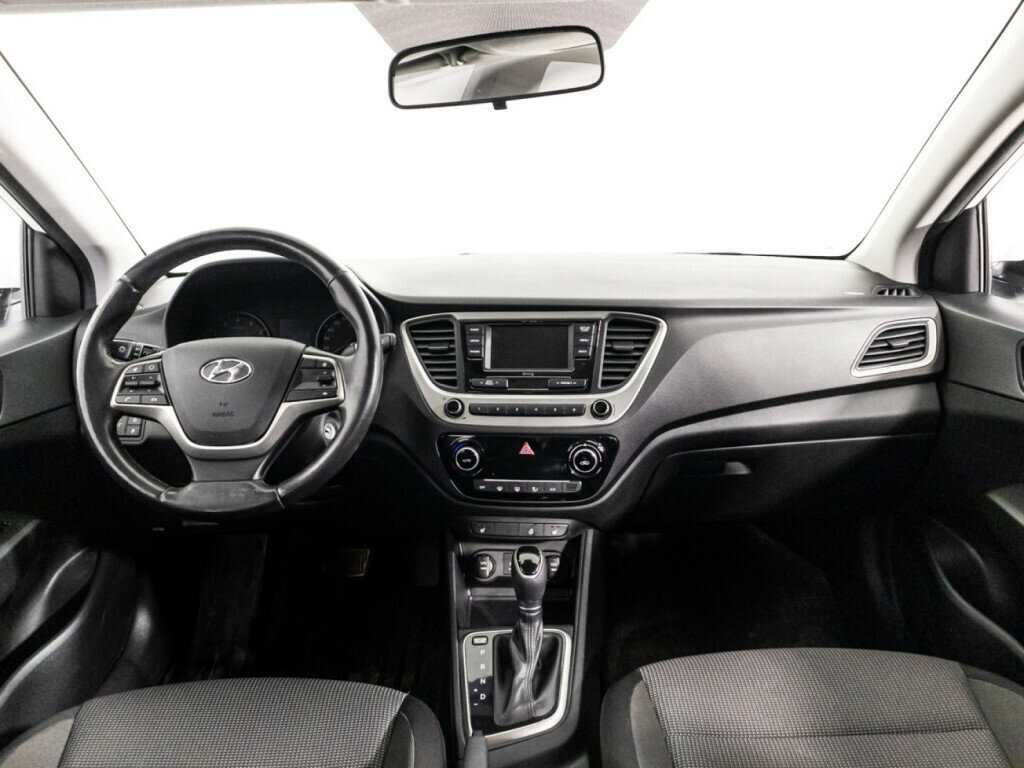 Hyundai Solaris с пробегом — 2017 год. Фото: #12