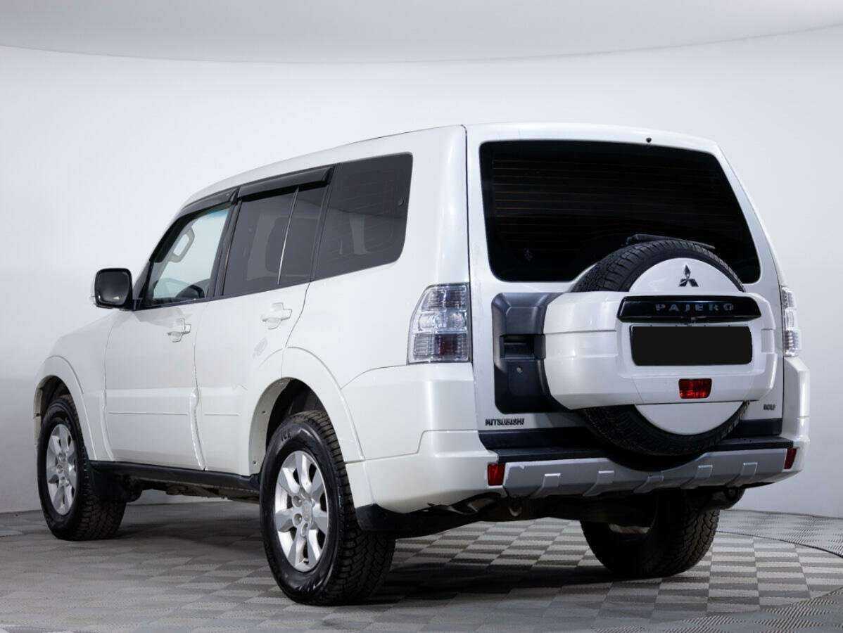 Mitsubishi Pajero с пробегом — 2013 год. Фото: #5