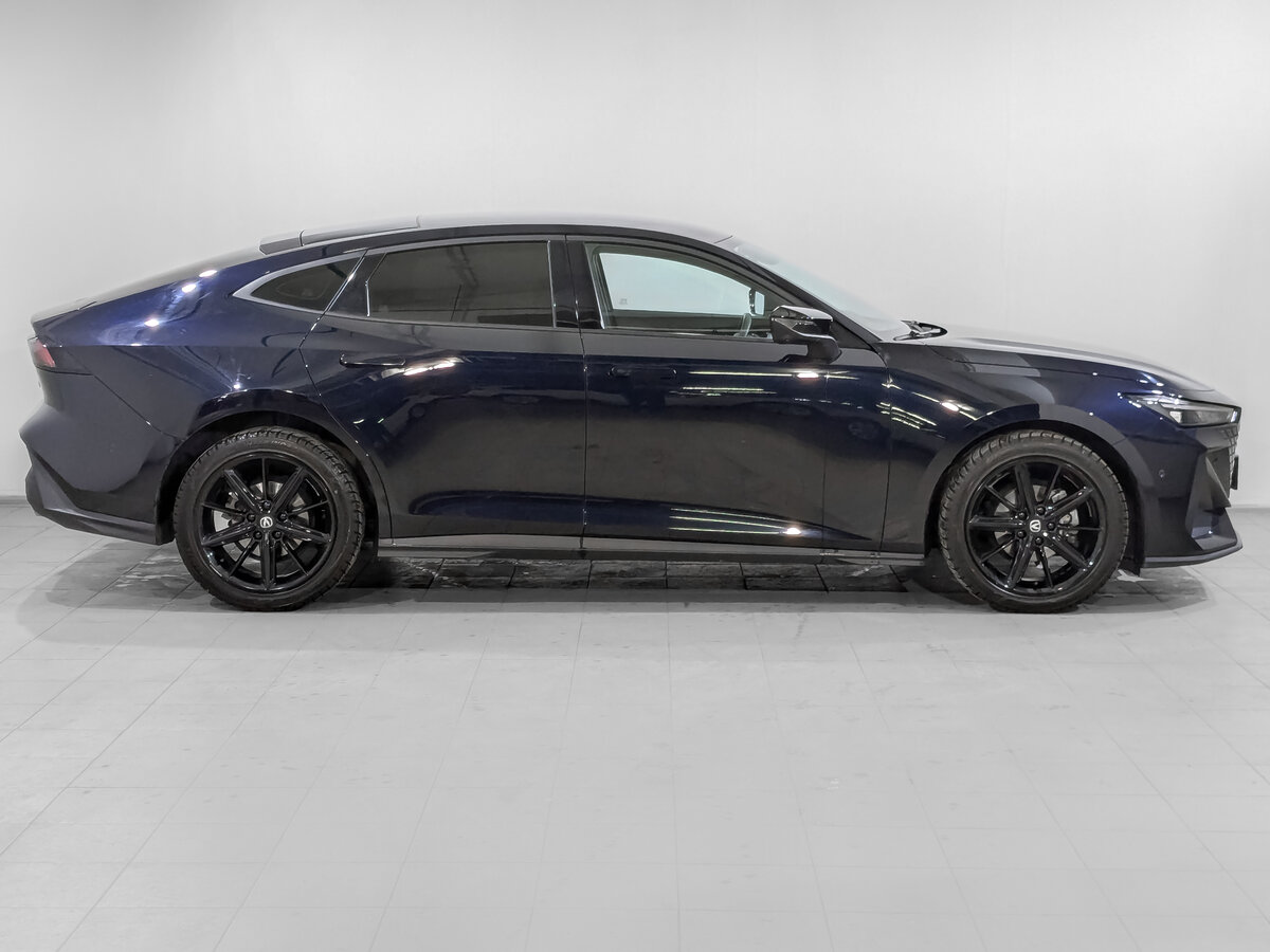 Changan UNI-V с пробегом — 2023 год. Фото: #3