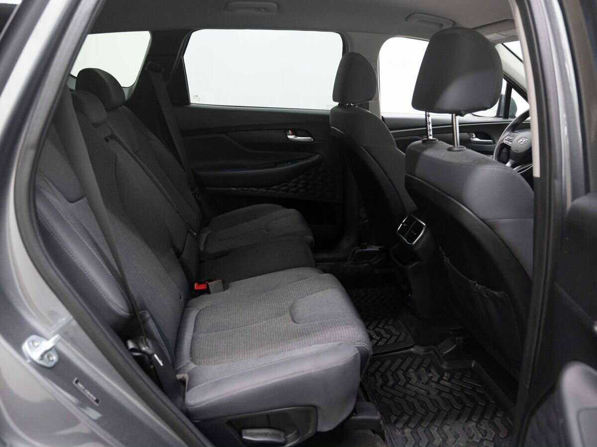 Hyundai Santa Fe с пробегом — 2019 год. Фото: #9