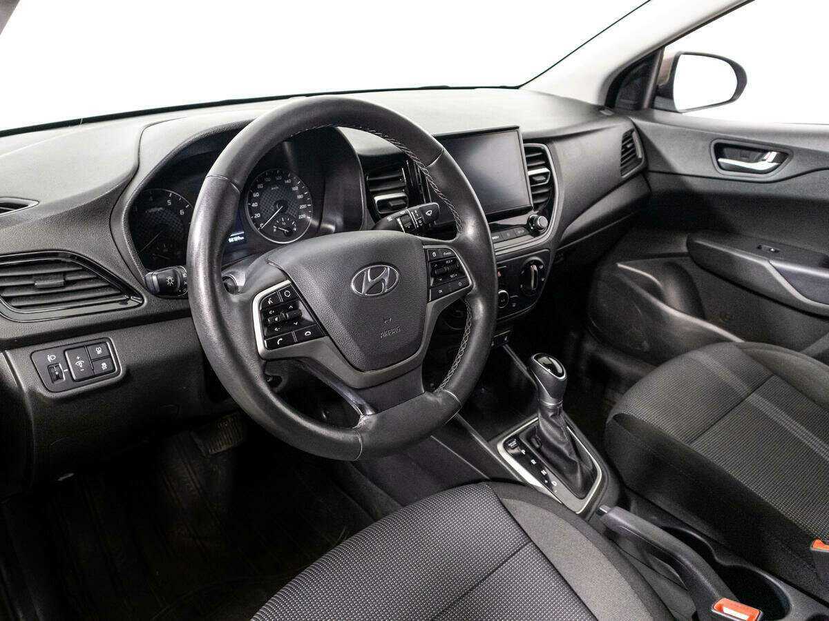 Hyundai Solaris с пробегом — 2021 год. Фото: #10