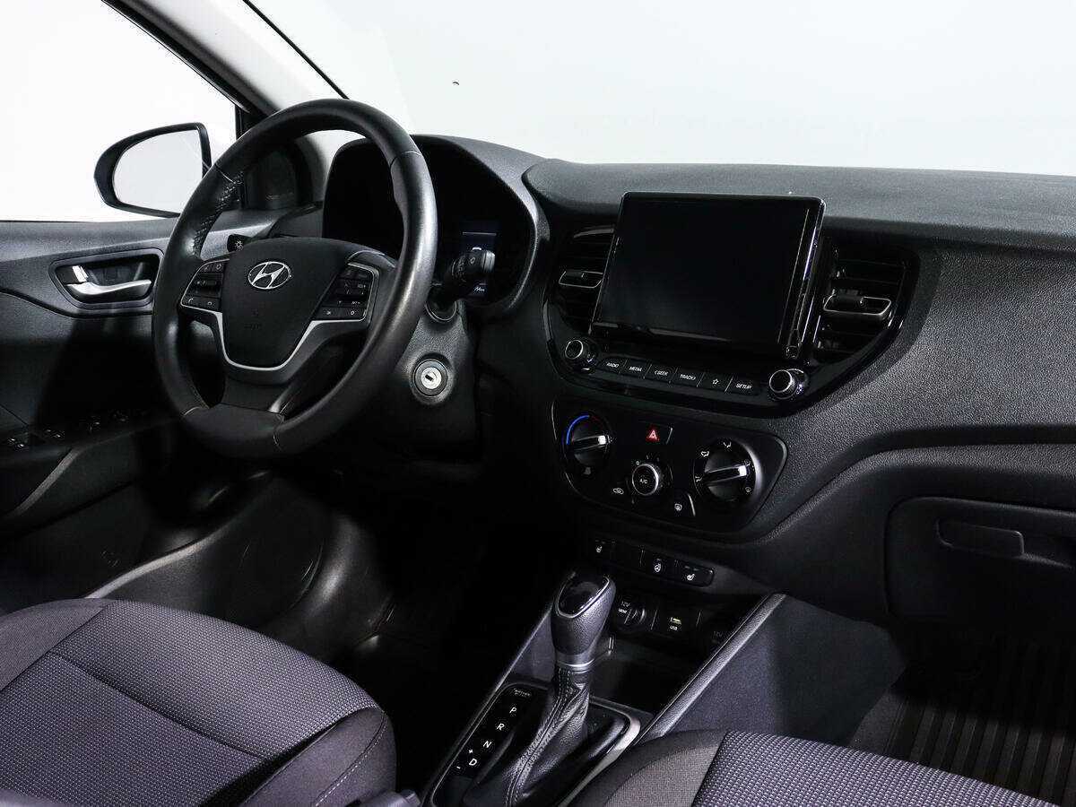 Hyundai Solaris с пробегом — 2022 год. Фото: #6