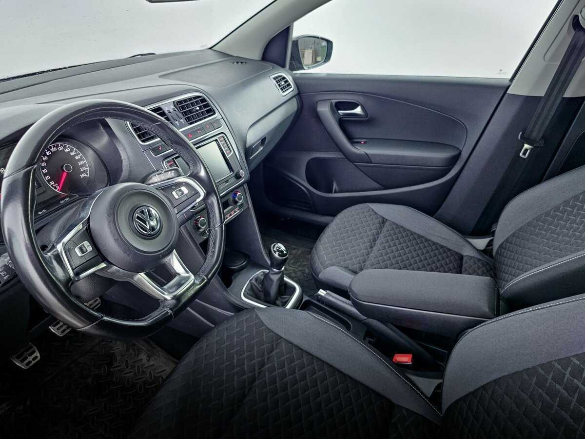 Volkswagen Polo с пробегом — 2018 год. Фото: #8