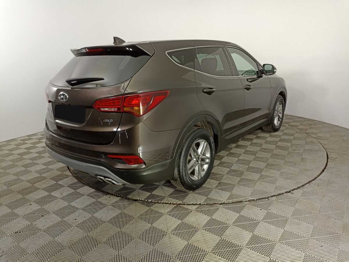 Hyundai Santa Fe с пробегом — 2017 год. Фото: #4