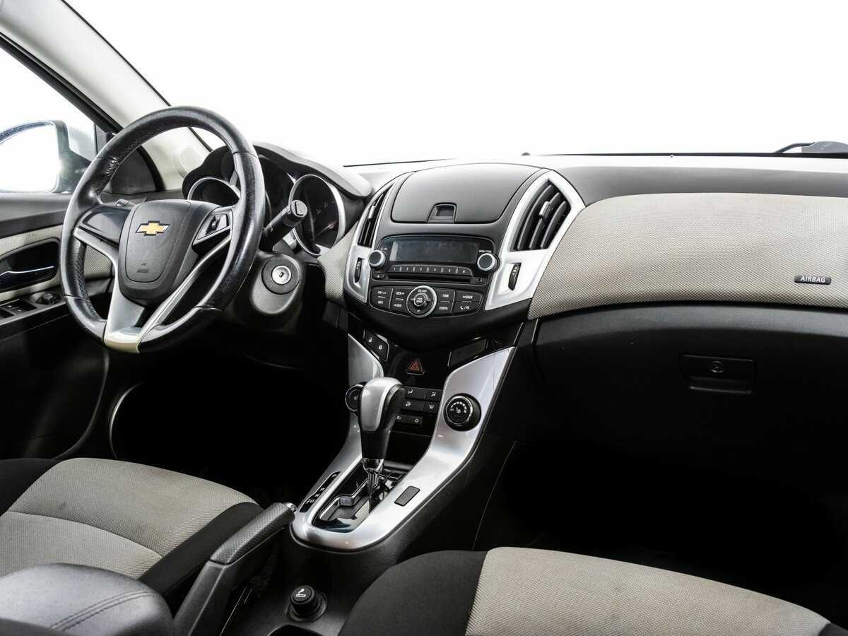 Chevrolet Cruze с пробегом — 2013 год. Фото: #6