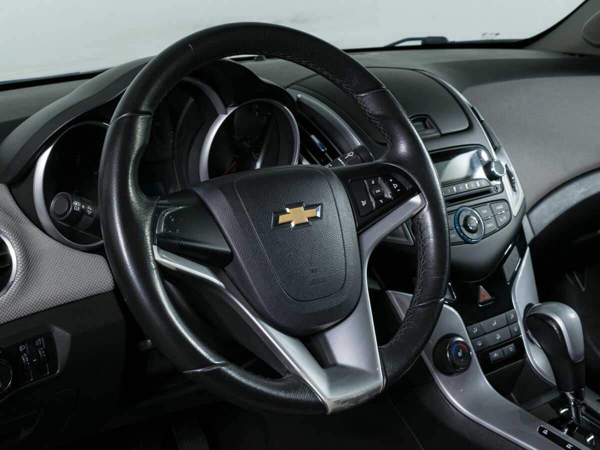 Chevrolet Cruze с пробегом — 2013 год. Фото: #11