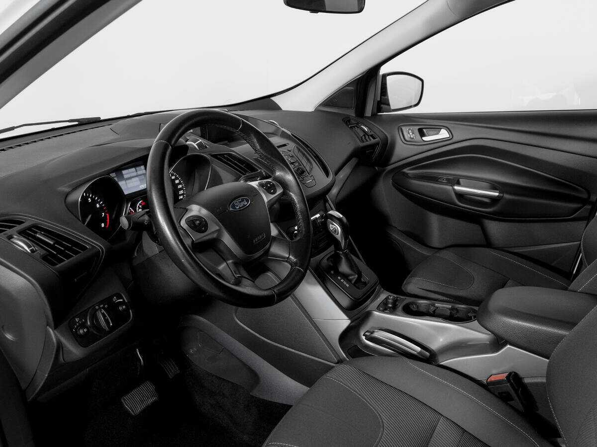 Ford Kuga с пробегом — 2016 год. Фото: #15