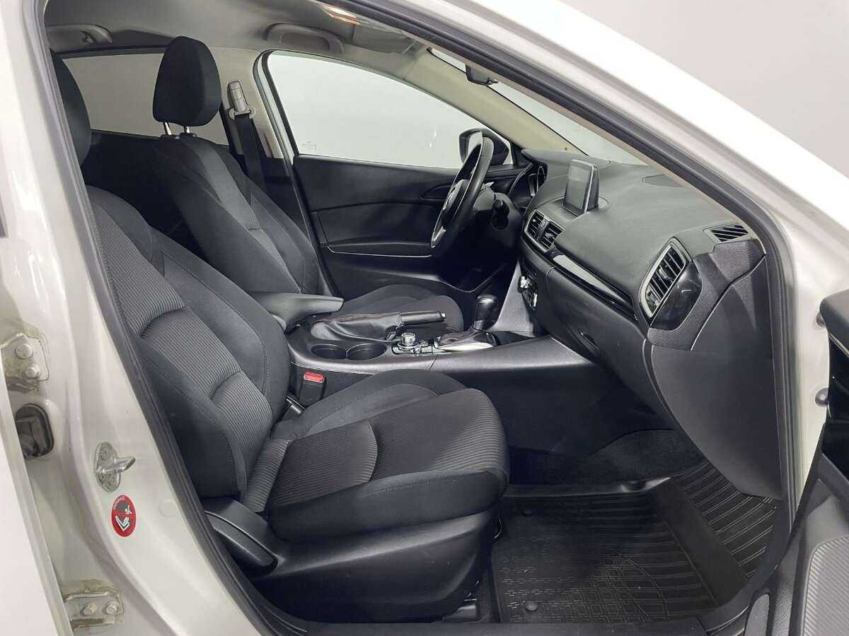 Mazda 3 с пробегом — 2014 год. Фото: #12