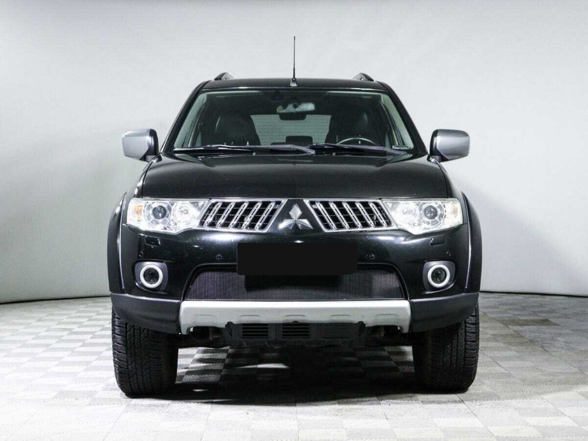 Mitsubishi Pajero Sport с пробегом — 2012 год. Фото: #1