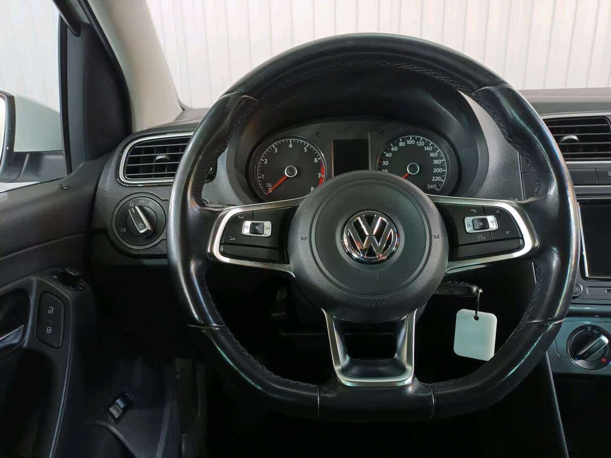 Volkswagen Polo с пробегом — 2019 год. Фото: #9
