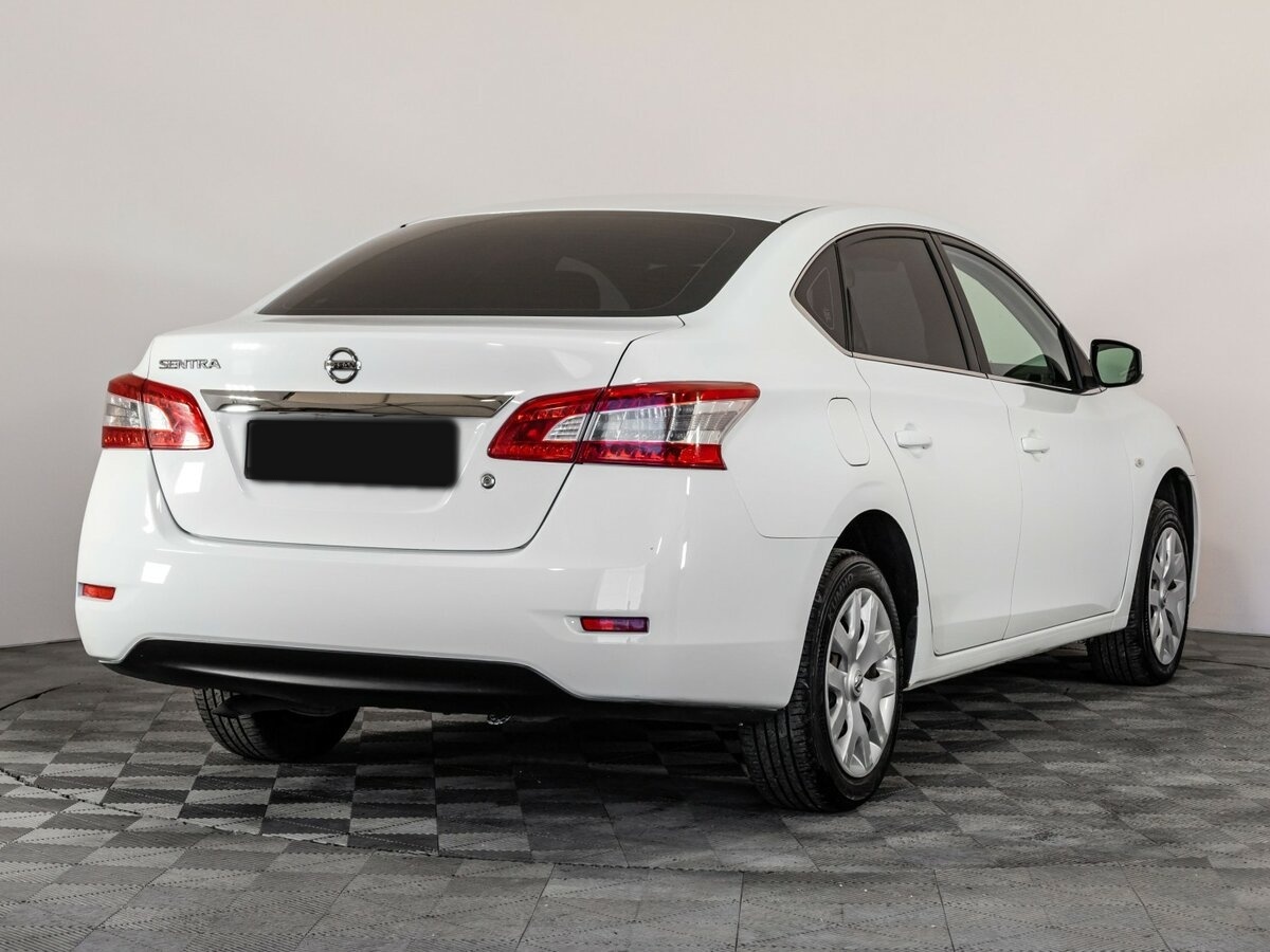 Nissan Sentra с пробегом — 2015 год. Фото: #3