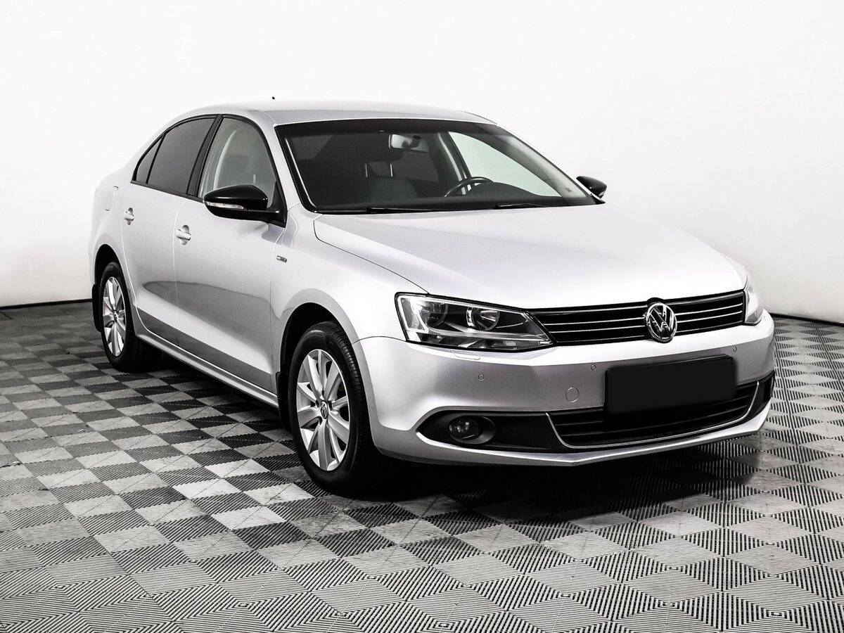 Volkswagen Jetta с пробегом — 2013 год. Фото: #2