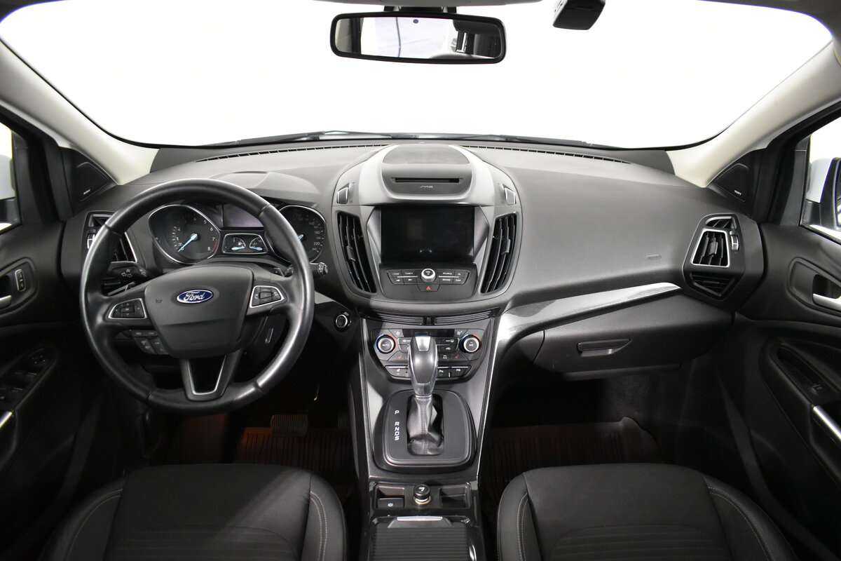 Ford Kuga с пробегом — 2017 год. Фото: #9