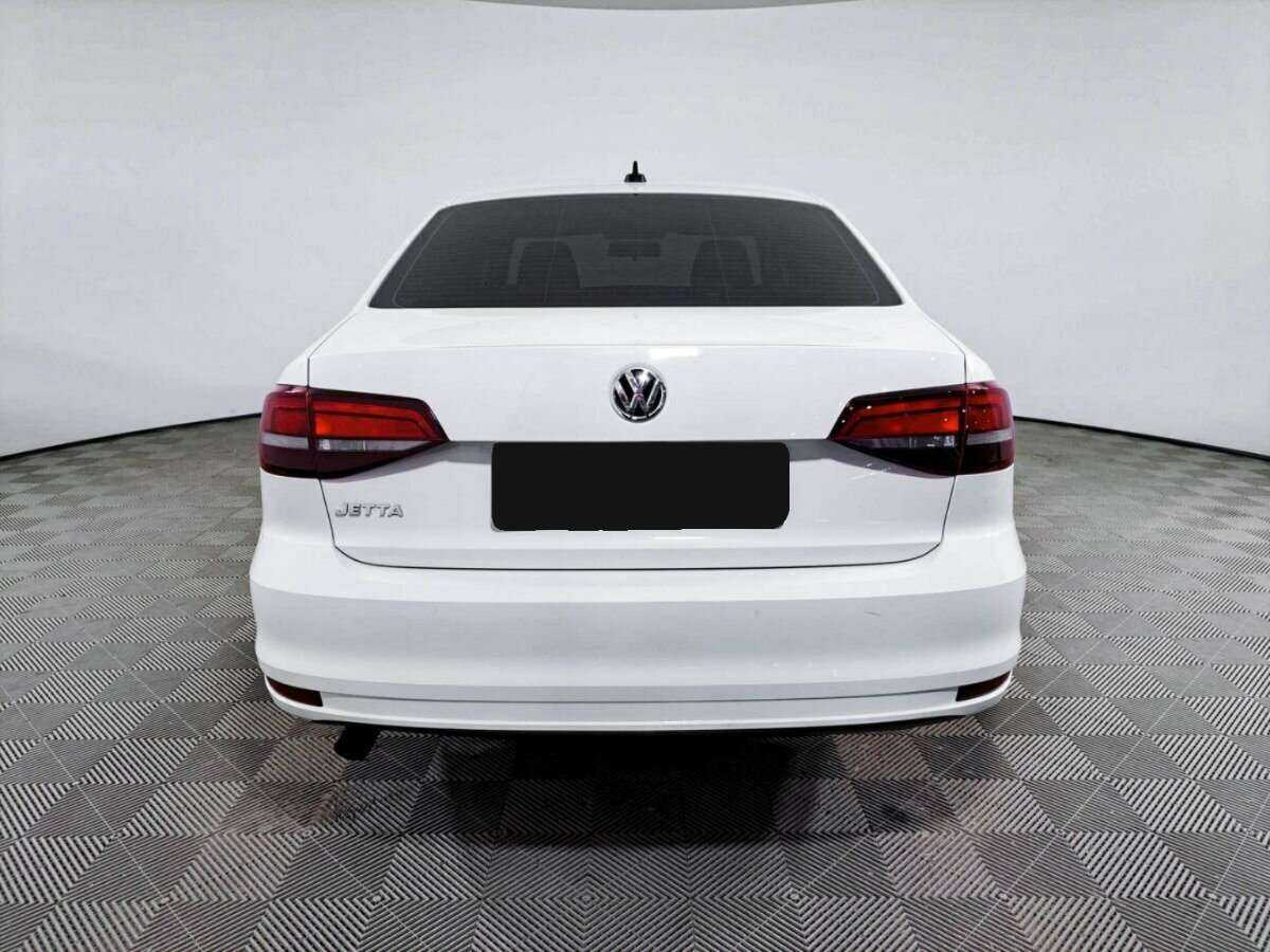 Volkswagen Jetta с пробегом — 2017 год. Фото: #3