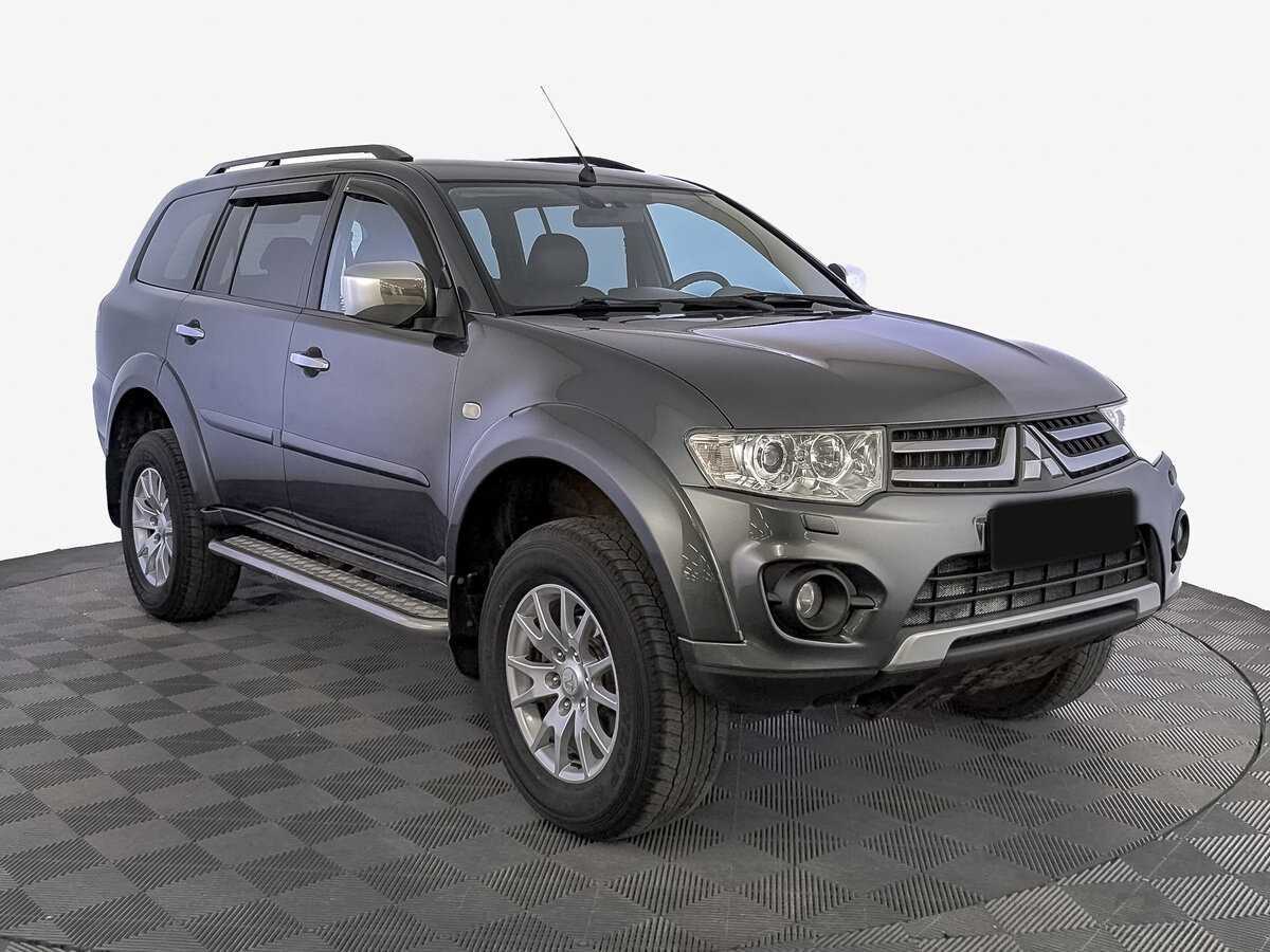Mitsubishi Pajero Sport с пробегом — 2013 год. Фото: #2