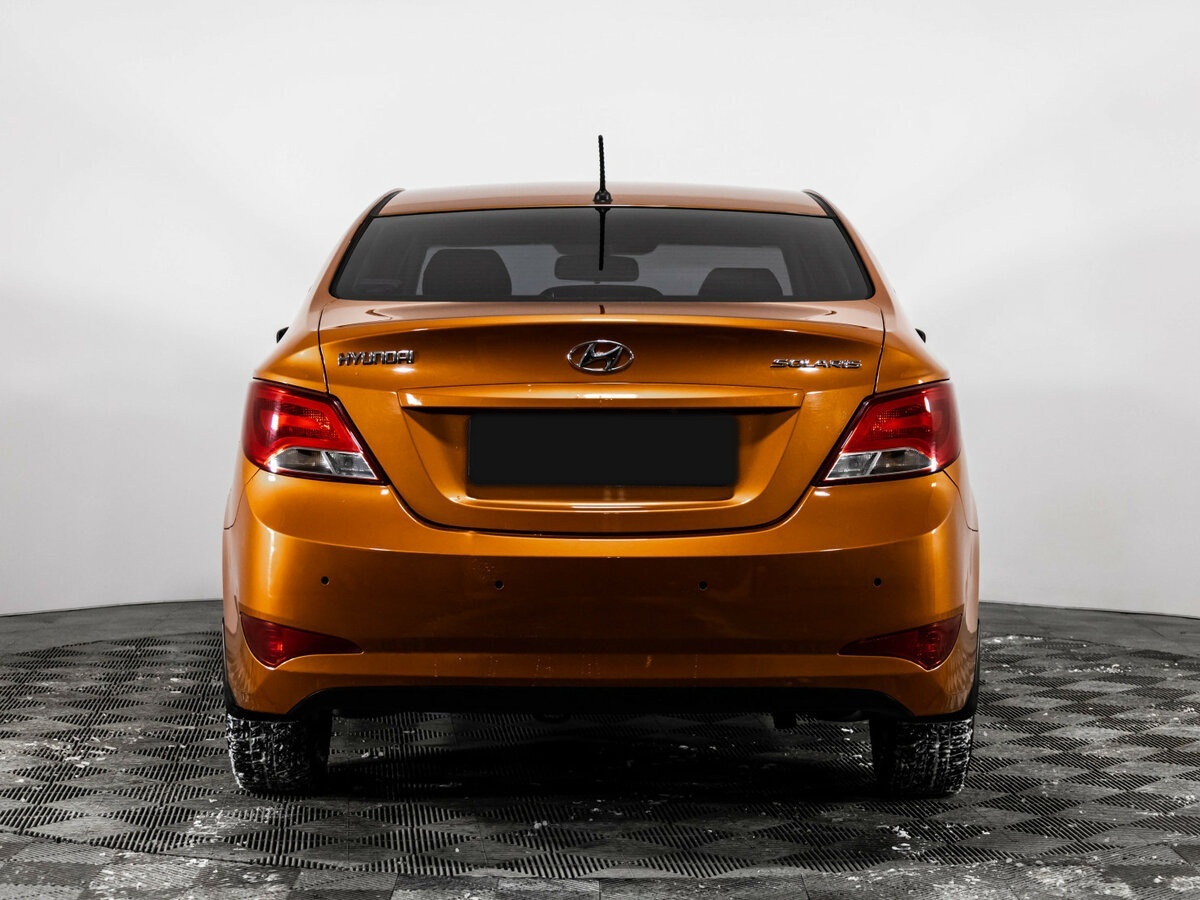 Hyundai Solaris с пробегом — 2014 год. Фото: #4