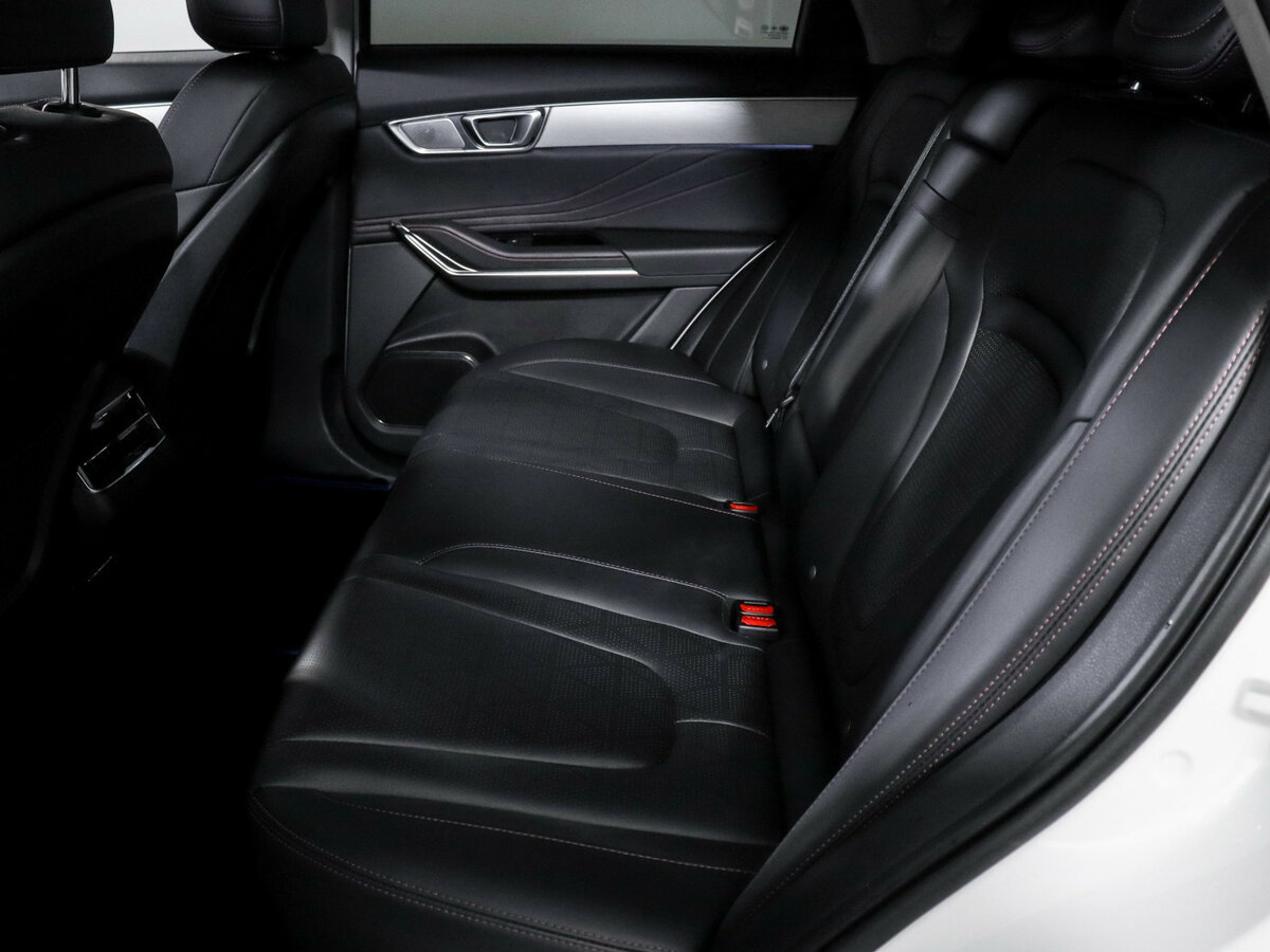 FAW Bestune T99 с пробегом — 2023 год. Фото: #9