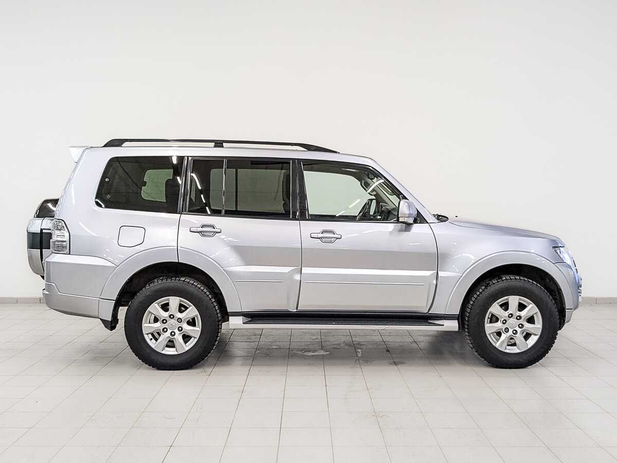 Mitsubishi Pajero с пробегом — 2014 год. Фото: #3