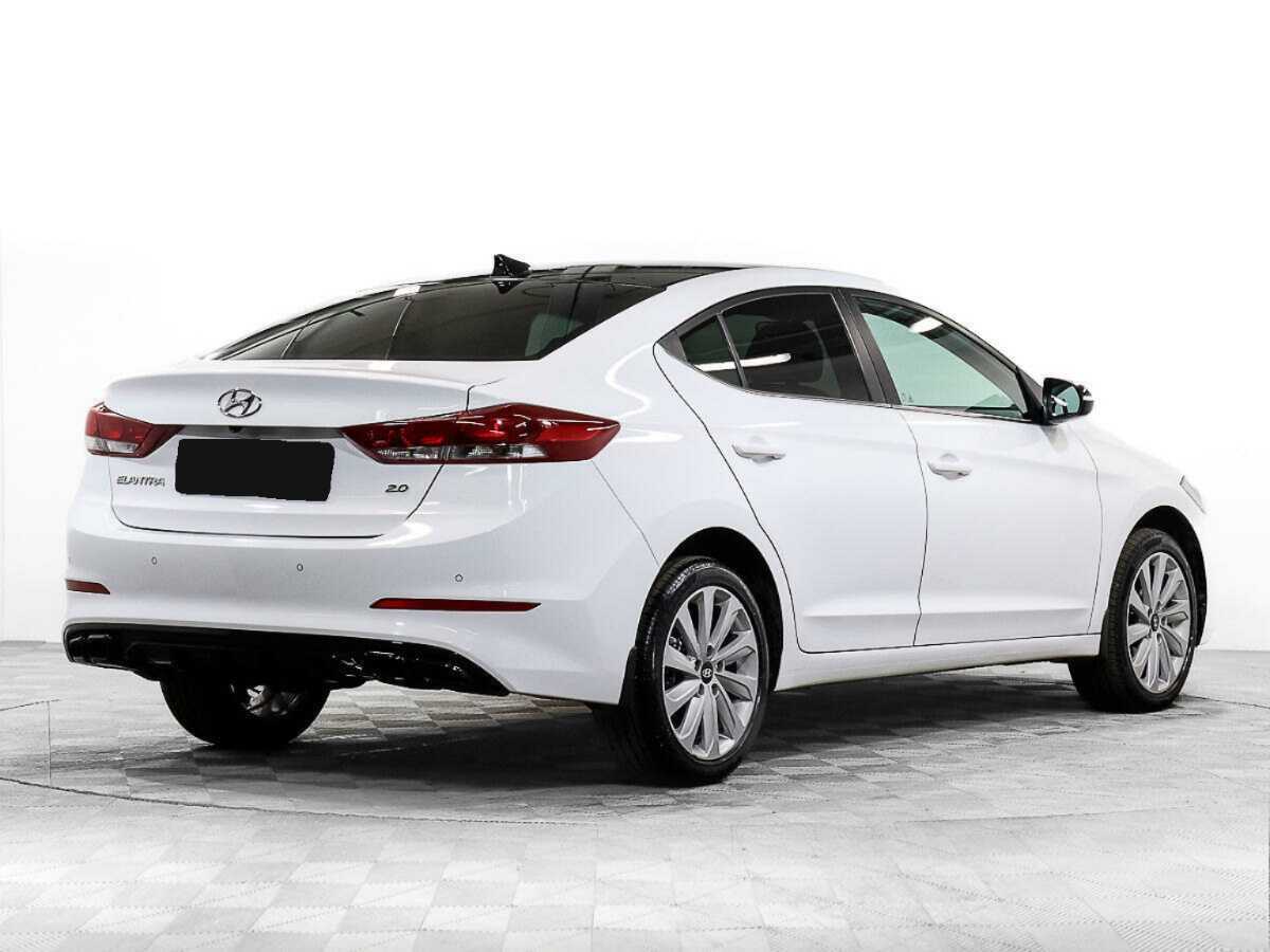 Hyundai Elantra с пробегом — 2017 год. Фото: #3