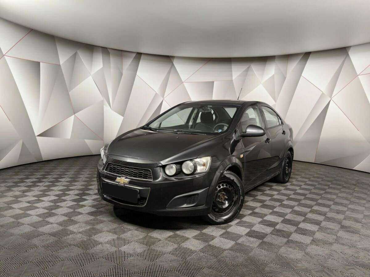 Chevrolet Aveo с пробегом — 2012 год. Фото: #0