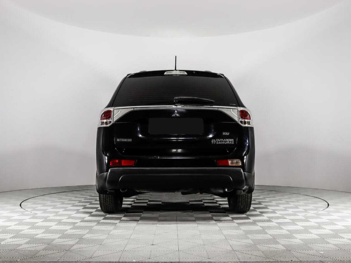 Mitsubishi Outlander с пробегом — 2014 год. Фото: #5