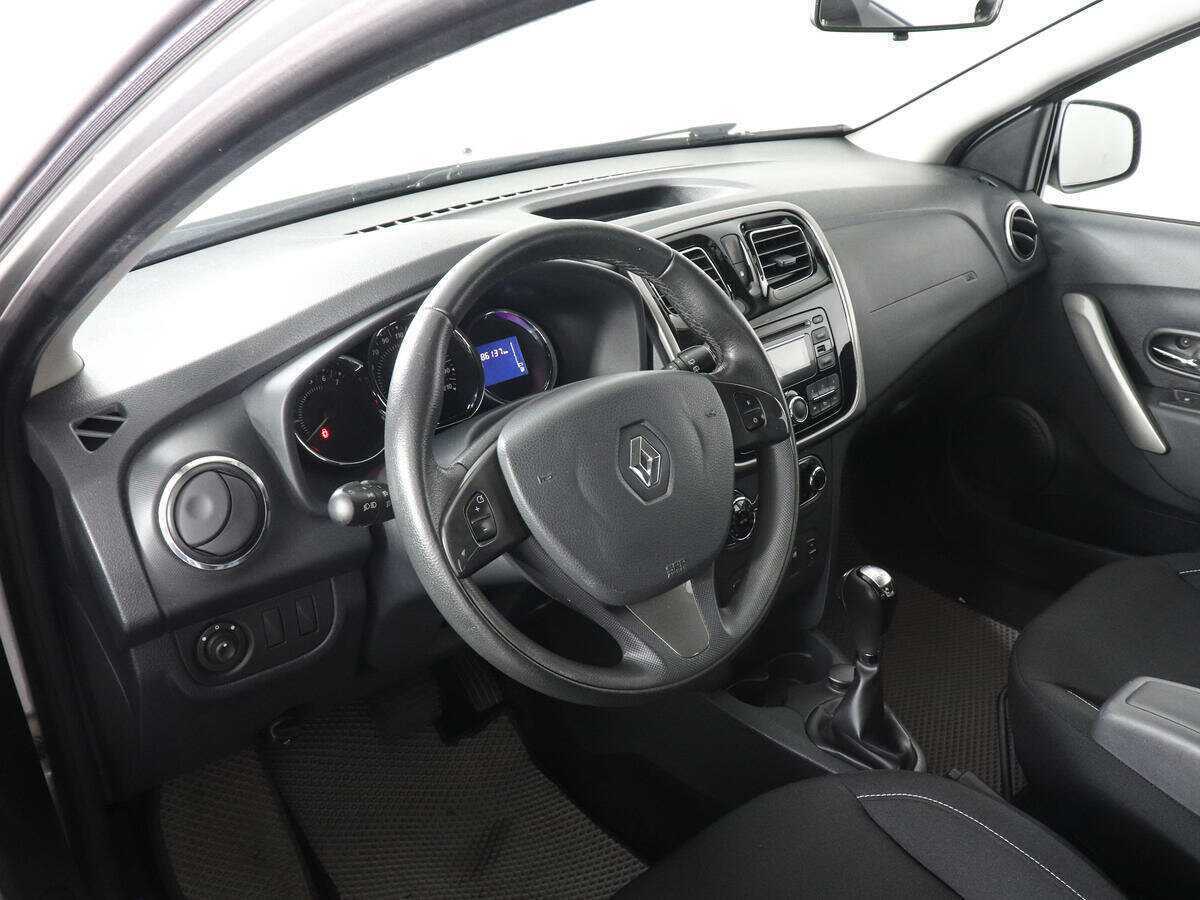 Renault Sandero с пробегом — 2016 год. Фото: #8